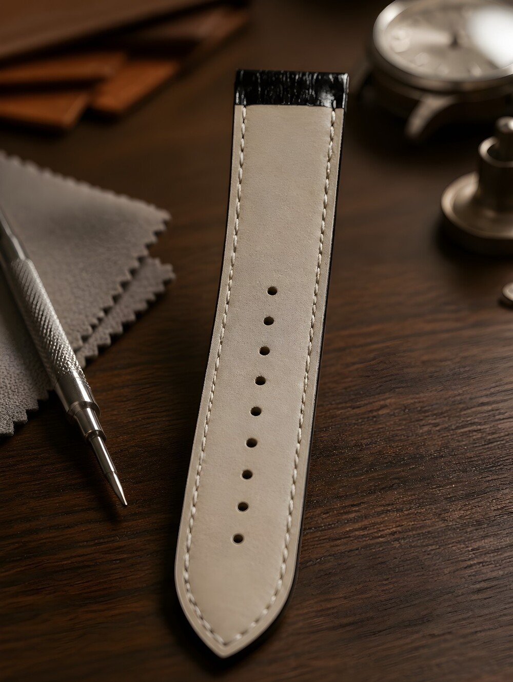 Citizen Quartz dress watch featuring a gold-tone rectangular "tank" Battery Work - Picture 7 of 8